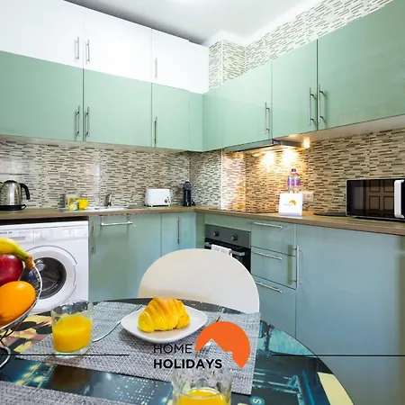 #287 Rodrimar 212 By Holidays