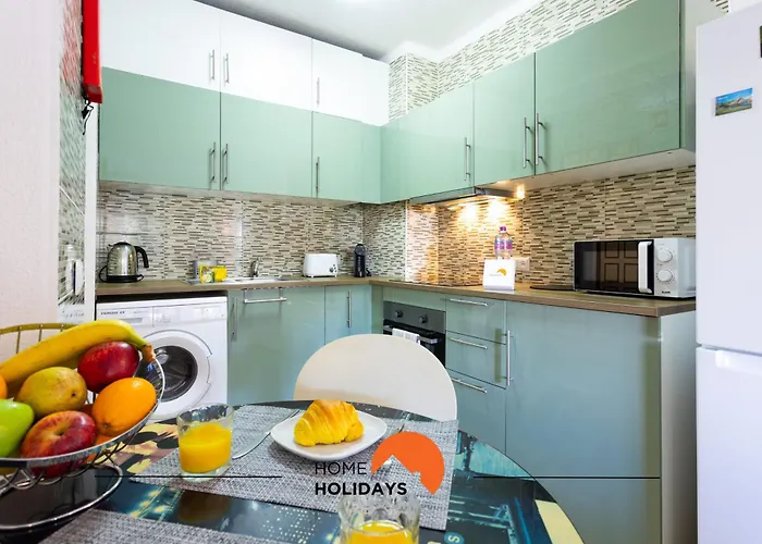 #287 Rodrimar 212 By Holidays